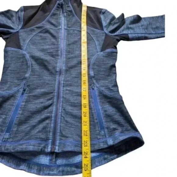 Lululemon Forme Jacket Reversible Slub Denim Limitless Blue 11/2012 Women's 6 - Picture 13 of 14